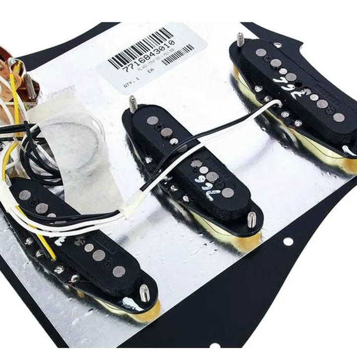 Fender Pre-Wired ST PG Vint.N. SSS BK : Test, Avis, Comparatif