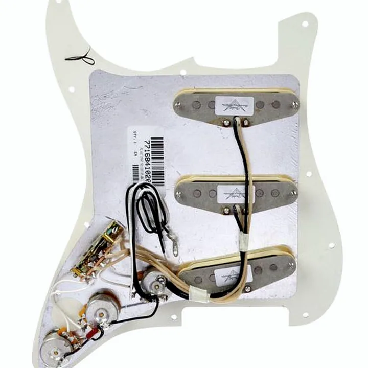 Fender Pre-Wired ST Pickguard 69 Par : Comparatif, Test, Avis