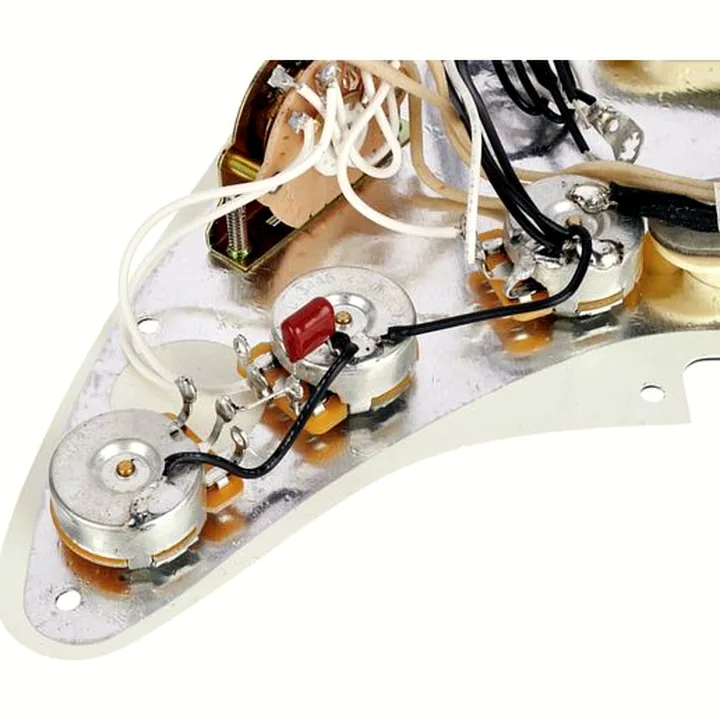 Fender Pre-Wired ST Pickguard 69 Par : Comparatif, Test, Avis