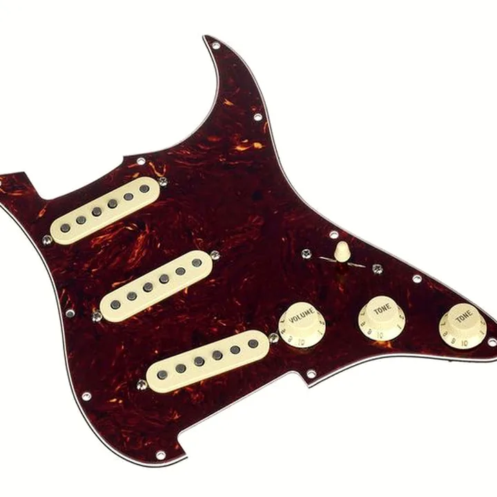 Fender Pre-Wired ST Pickguard 69 TS Test, Comparatif & Avis
