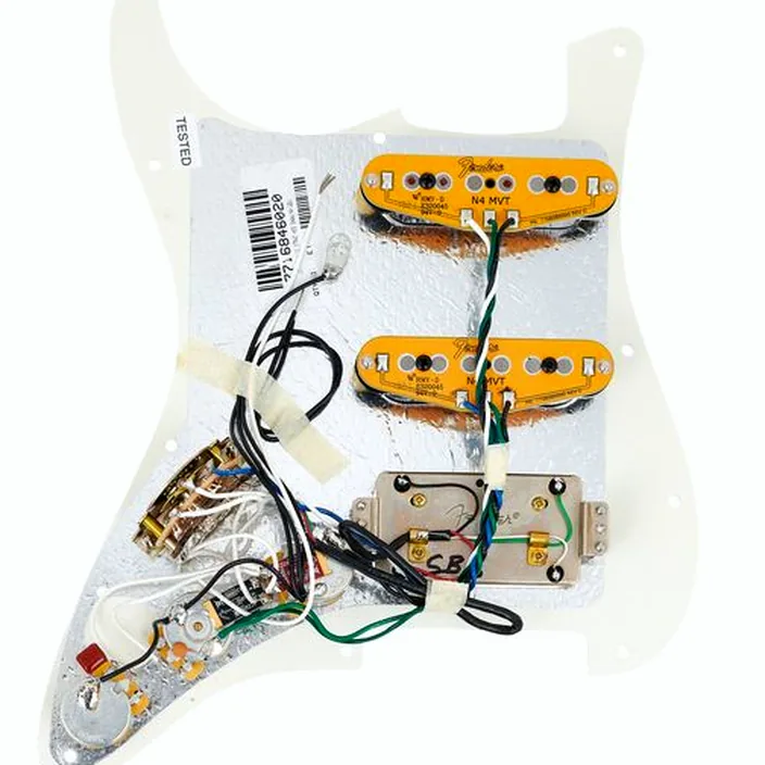 Fender Pre-Wired ST Pickguard HSS : Test, Avis