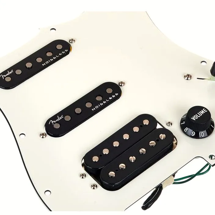 Fender Pre-Wired ST Pickguard HSS : Test, Avis