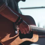 TOP 5 des styles de musique pour guitare acoustique folk