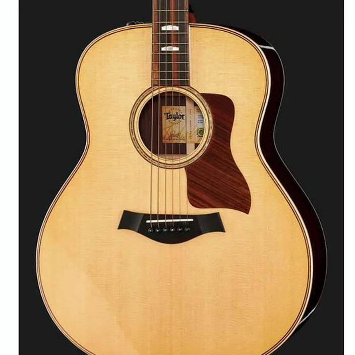 Et Test de la guitare acoustique Taylor 818e Antique Blonde