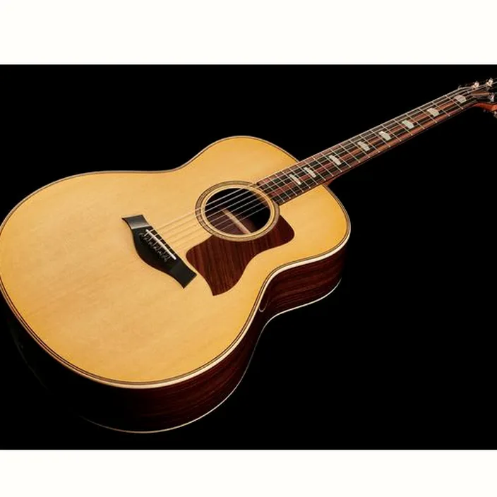Et Test de la guitare acoustique Taylor 818e Antique Blonde
