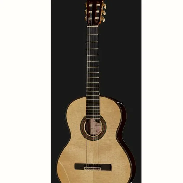La guitare Amalio Burguet 1DV Spruce w/ Case Avis, Test