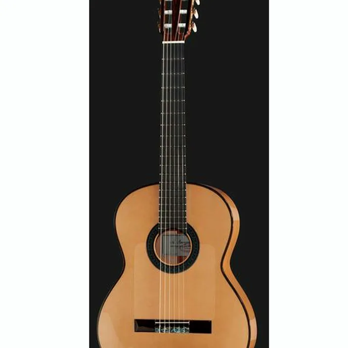 La guitare Amalio Burguet 1F Spruce Flamenco w/ Case / Test & Avis