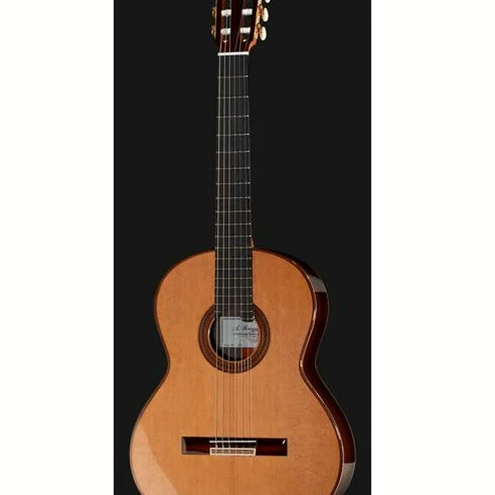 Guitare classique Amalio Burguet 1A Cedar w/ Case