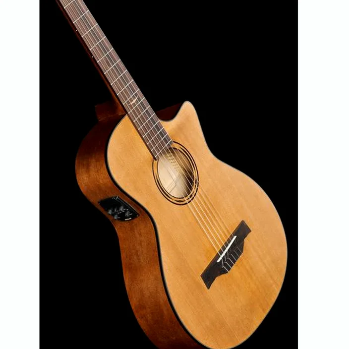 Guitare classique Baton Rouge CR21C/ACE Nylon Auditorium / Comparatif, Avis et Test