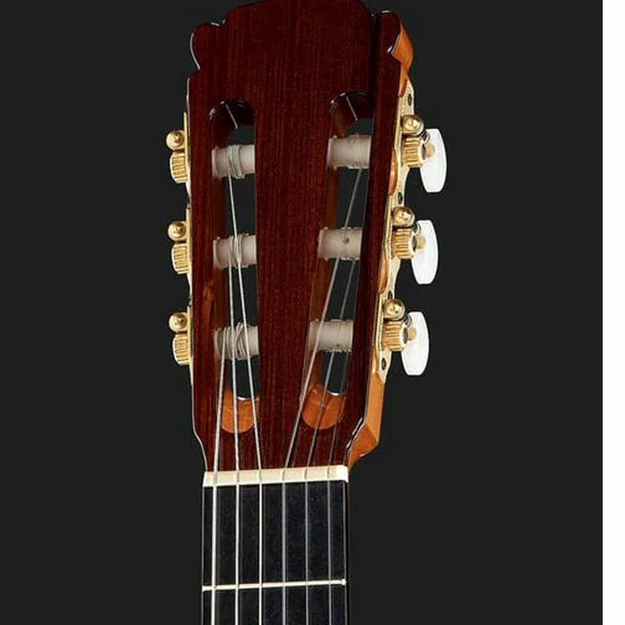 La guitare classique Hanika 56TU-N 210 - Avis et Test