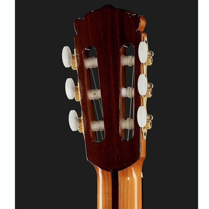 La guitare classique Hanika 56TU-N 210 - Avis et Test