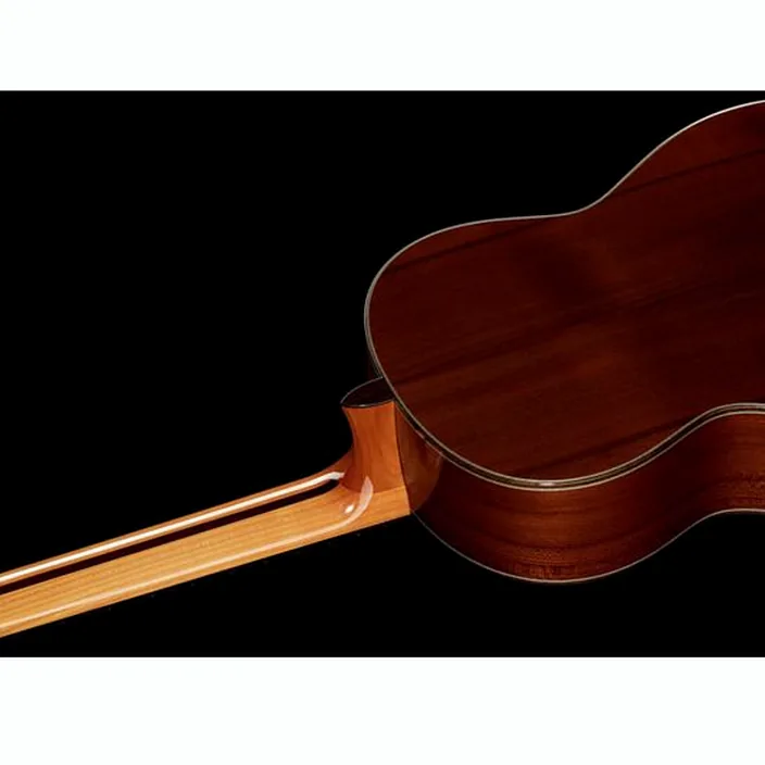 La guitare classique Hanika 56TU-N 210 - Avis et Test