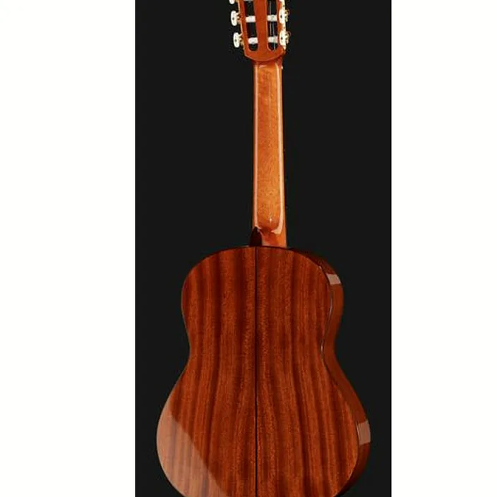 Et Test de la guitare Cordoba Requinto 1/2 Classical Iberia