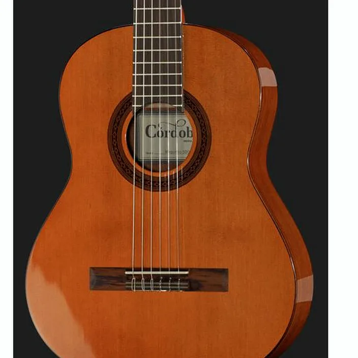 Et Test de la guitare Cordoba Requinto 1/2 Classical Iberia
