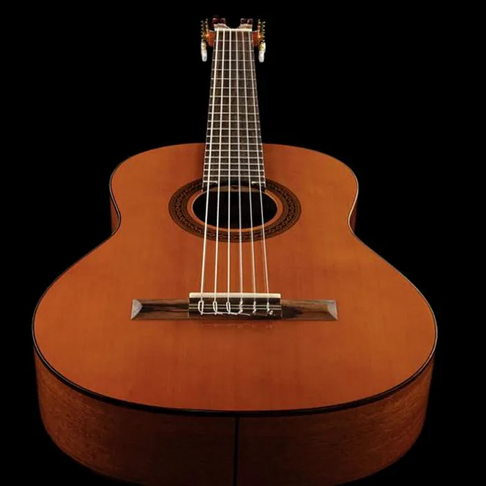 Et Test de la guitare Cordoba Requinto 1/2 Classical Iberia