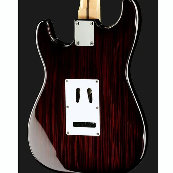 La guitare électrique Harley Benton ST-70RW Deluxe Series / Avis, Comparatif, Test