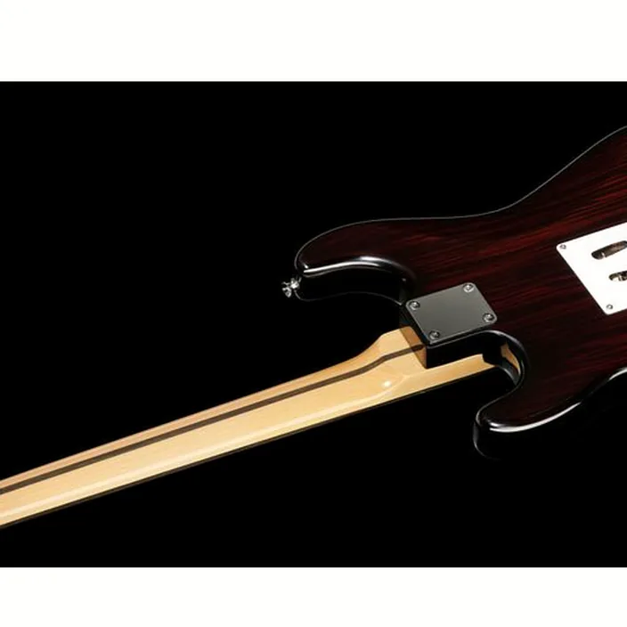 La guitare électrique Harley Benton ST-70RW Deluxe Series / Avis, Comparatif, Test