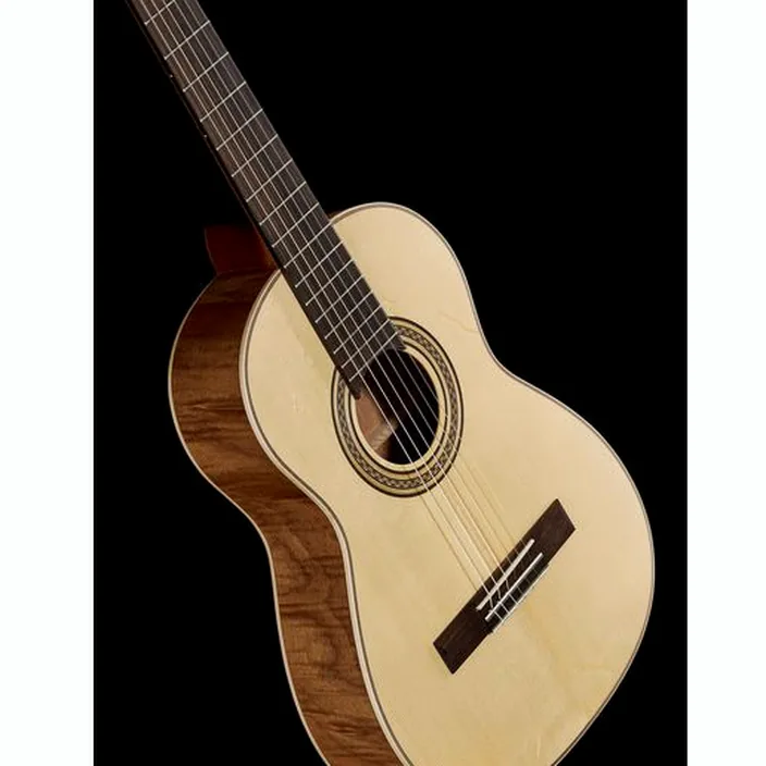 Et Avis de la guitare La Mancha Rubi SMX/59
