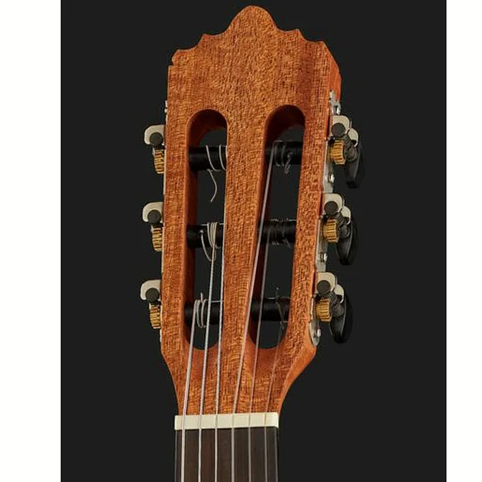 Et Avis de la guitare La Mancha Rubinito LSM/47
