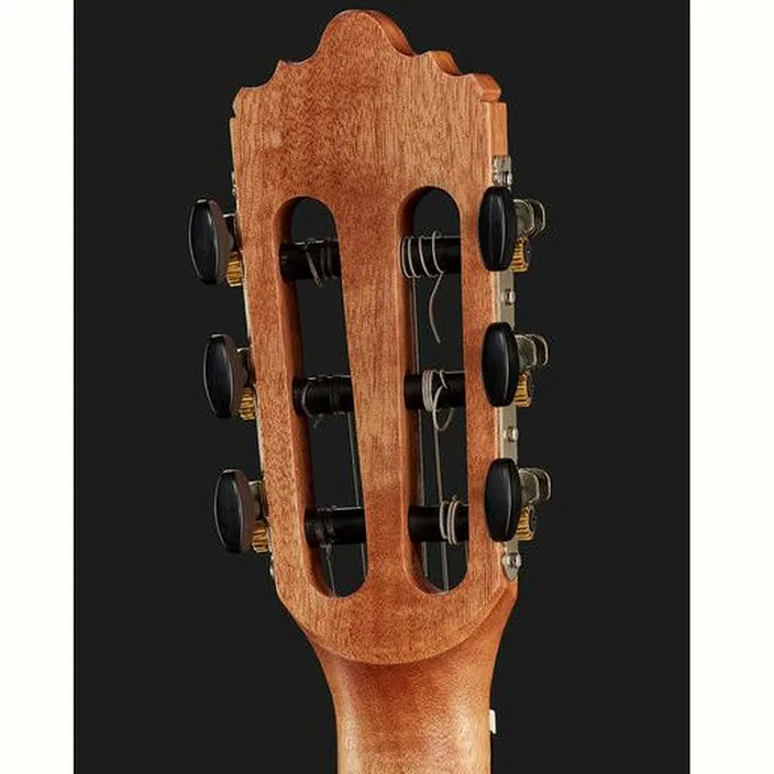 Et Avis de la guitare La Mancha Rubinito LSM/47