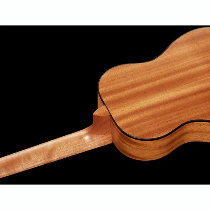 Et Avis de la guitare La Mancha Rubinito LSM/47