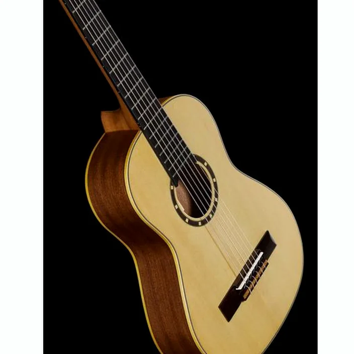 Guitare Ortega R121-1/2 NT - Avis, Test et Comparatif