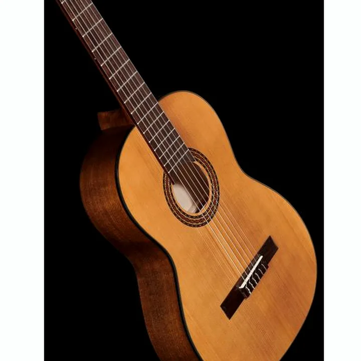 Guitare Thomann Classic Guitar S 4/4 Bundle : Test & Avis