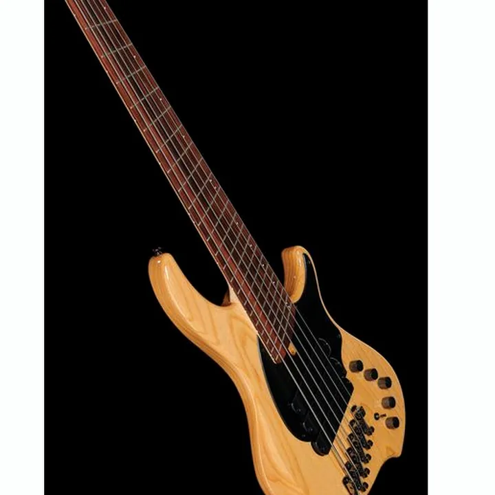 La basse électrique Dingwall CB3 Combustion 6 NAT PF – Test, Avis & Comparatif