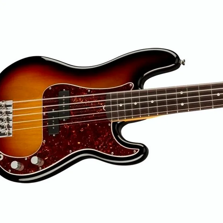 La basse électrique Fender AM Pro II P Bass V RW 3TSB , Avis et Test
