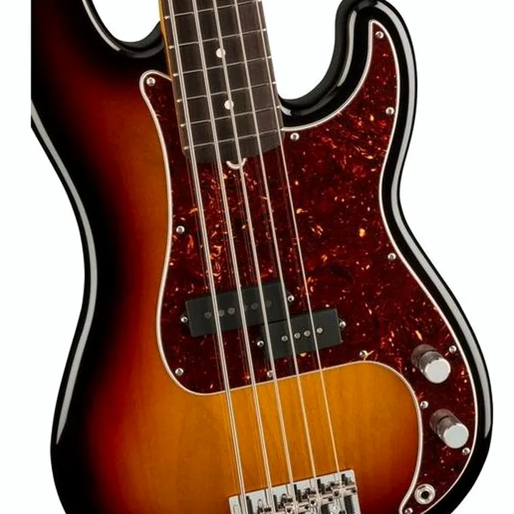 La basse électrique Fender AM Pro II P Bass V RW 3TSB , Avis et Test