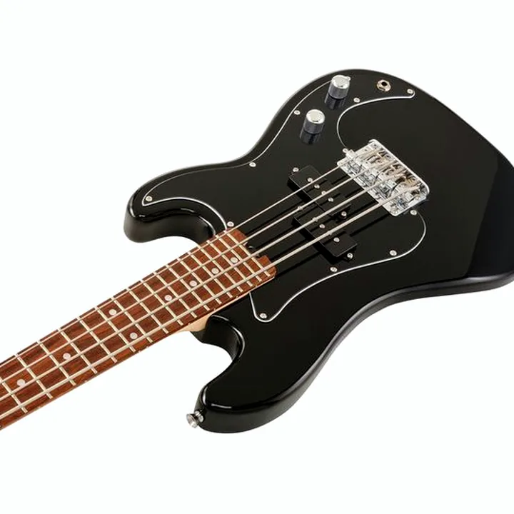 La basse électrique Flight Mini Bass Lite BK Test et Avis