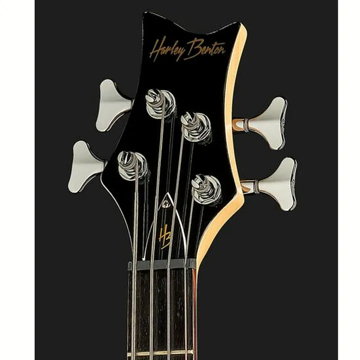 La basse électrique Harley Benton Marquess-4 Black Stain Bundle Comparatif, Test et Avis