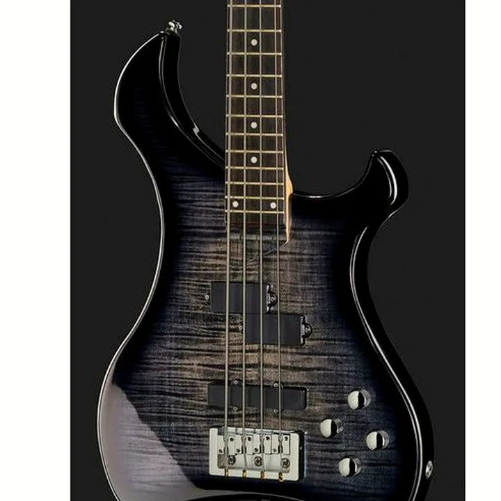 La basse électrique Harley Benton Marquess-4 Black Stain Bundle Comparatif, Test et Avis