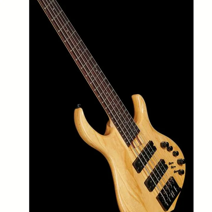 La basse électrique Marcus Miller M5 5st NT – Comparatif, Avis & Test