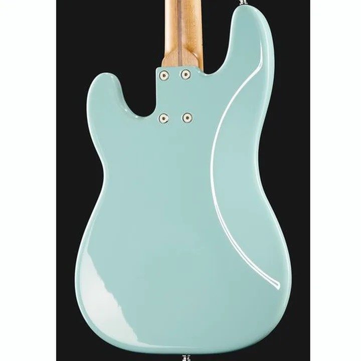 La basse électrique Vincent Bass Guitars Akkurat 4 Celeste Test et Avis