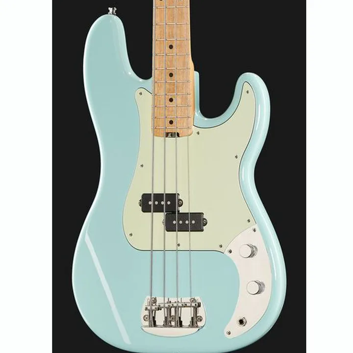 La basse électrique Vincent Bass Guitars Akkurat 4 Celeste Test et Avis