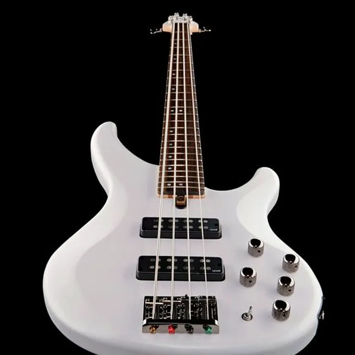 La basse électrique Yamaha TRBX 504 TWH – Avis, Comparatif et Test