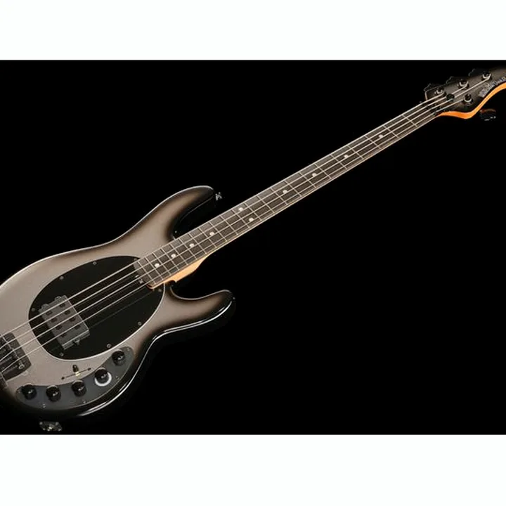 La basse Music Man Dark Ray Silverburst – Comparatif, Avis, Test
