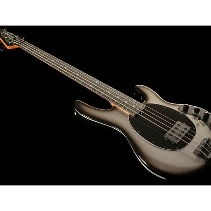 La basse Music Man Dark Ray Silverburst – Comparatif, Avis, Test