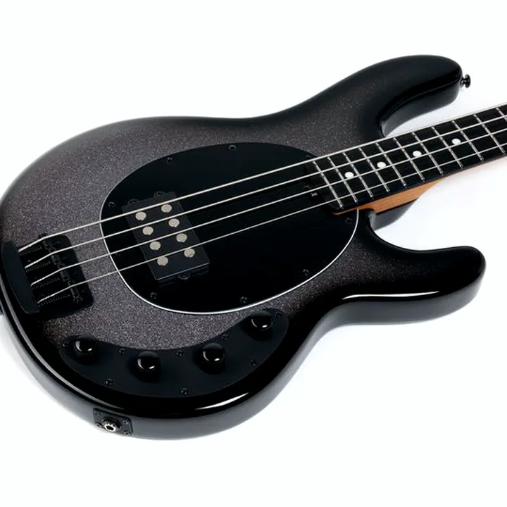 La basse Music Man Stingray 4 Special Smoked , Test, Comparatif, Avis