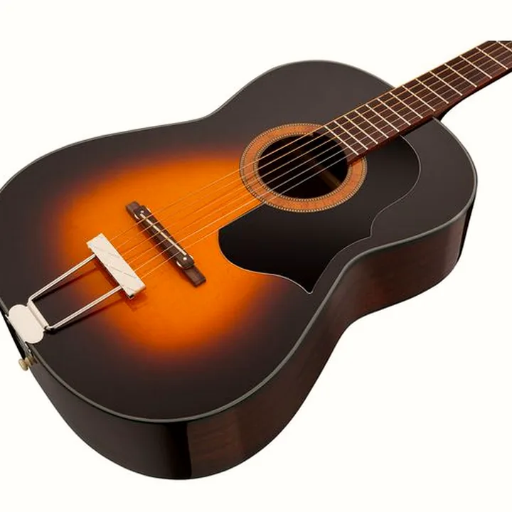 La guitare acoustique Framus Vintage Hootenanny 6 SB Nitro : Avis et Test