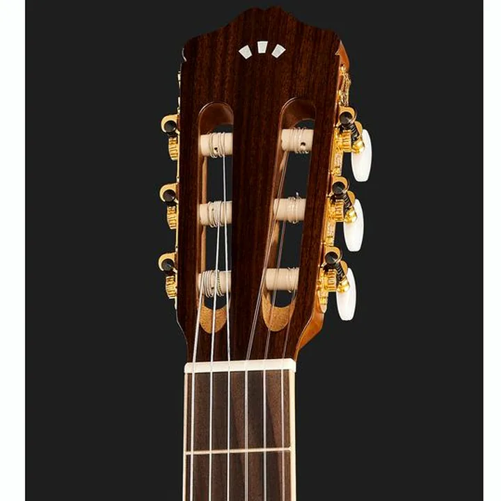 La guitare classique Cordoba C4 CE Edgeburst Iberia : Avis, Test & Comparatif
