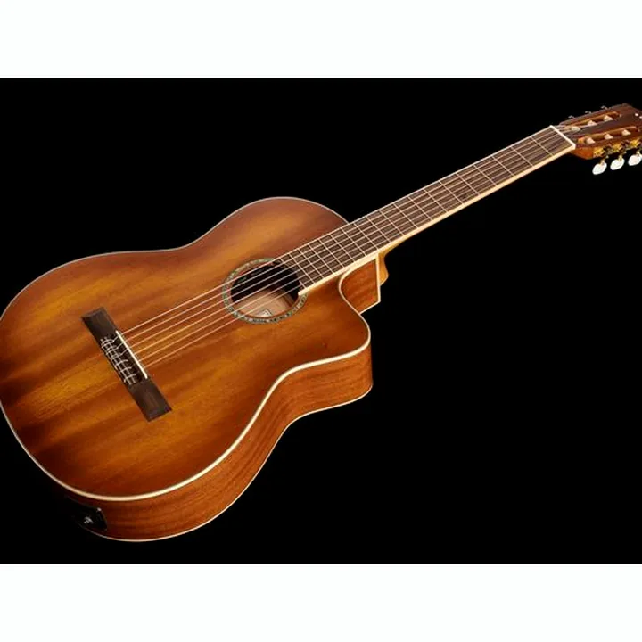 La guitare classique Cordoba C4 CE Edgeburst Iberia : Avis, Test & Comparatif