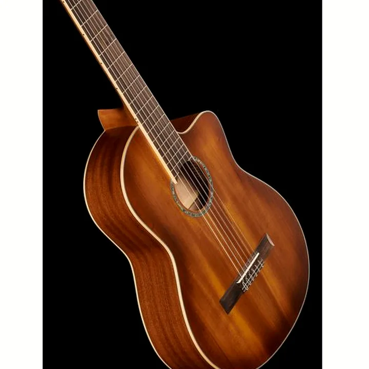 La guitare classique Cordoba C4 CE Edgeburst Iberia : Avis, Test & Comparatif