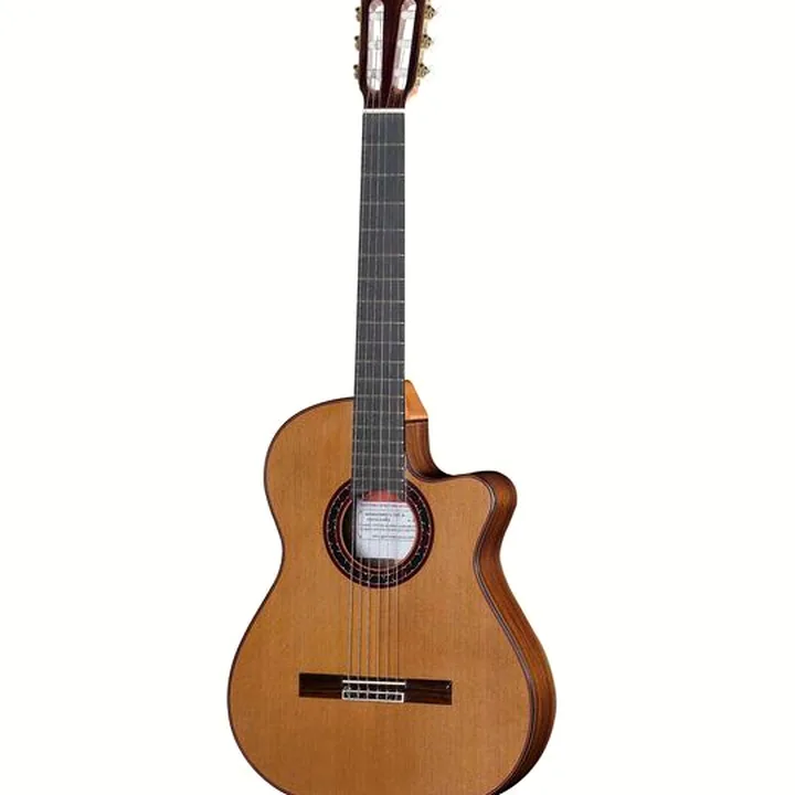Guitare classique Ramirez Cut 2 Cedar