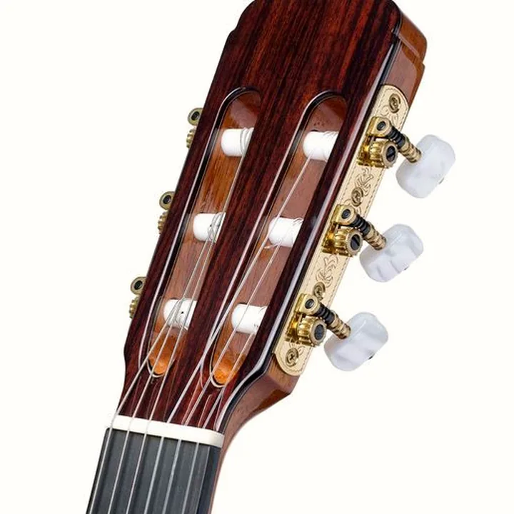 La guitare classique Ramirez Cut 2 Cedar , Avis, Comparatif & Test