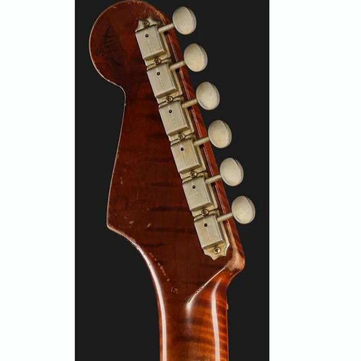 La guitare Fender 50 Strat 3TS Ultra Relic MBAH Test et Avis