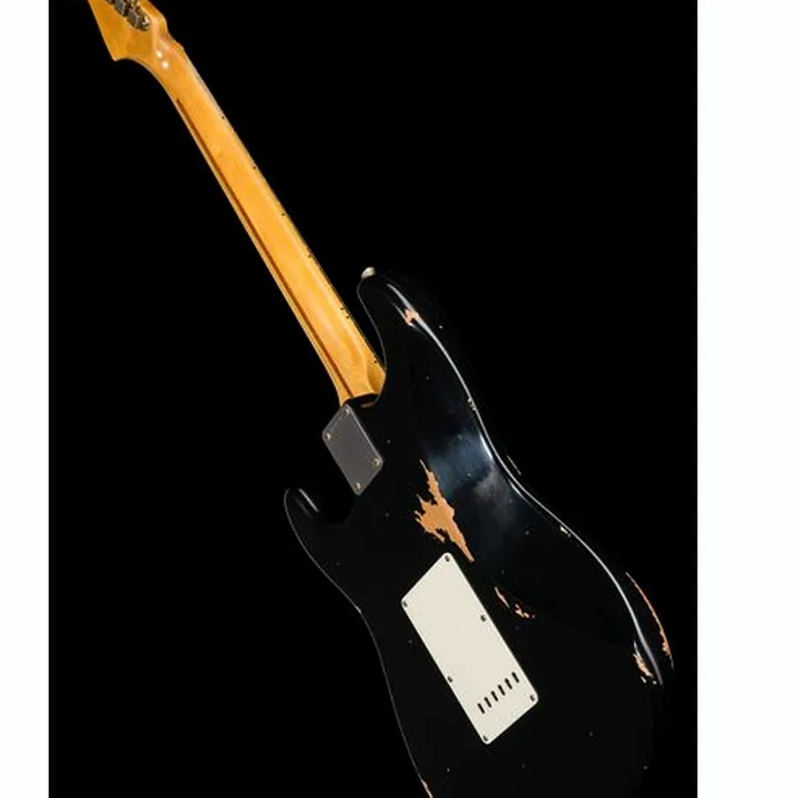 La guitare Fender 56 Strat Black Relic : Avis, Comparatif & Test