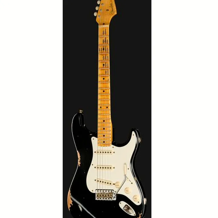 La guitare Fender 56 Strat Black Relic : Avis, Comparatif & Test