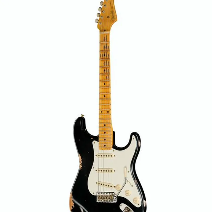 La guitare Fender 56 Strat Black Relic : Avis, Comparatif & Test
